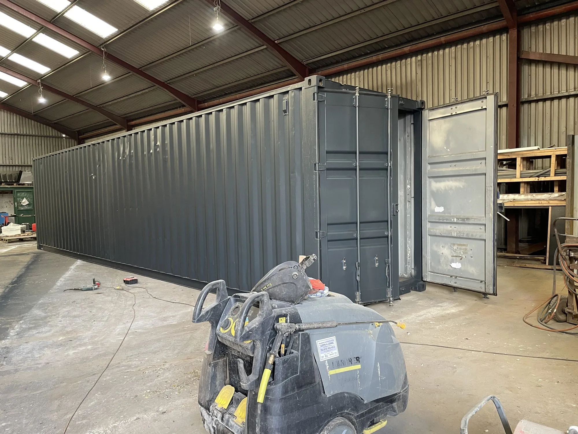 40ft high cube container repainted in RAL 7016 dark grey